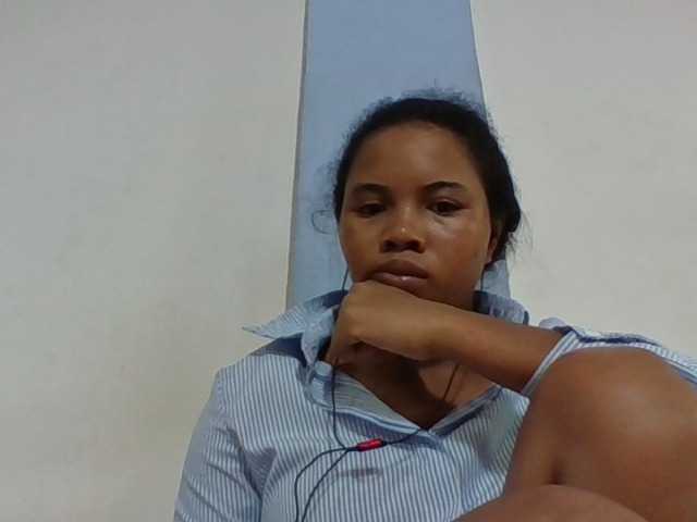 Juliah1a live cam on BongaCams