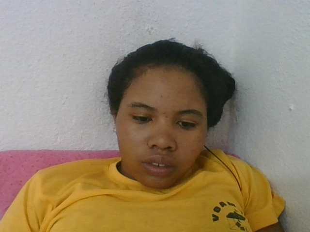 Juliah1a live cam on BongaCams