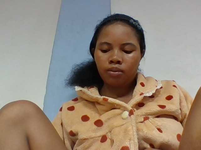 Juliah1a live cam on BongaCams