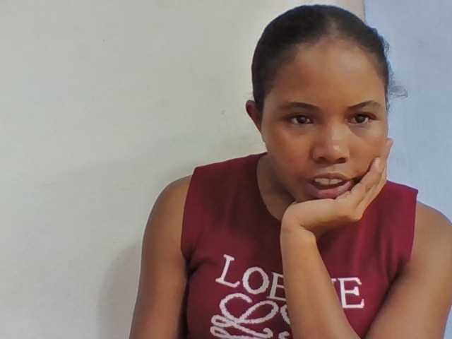 Juliah1a live cam on BongaCams