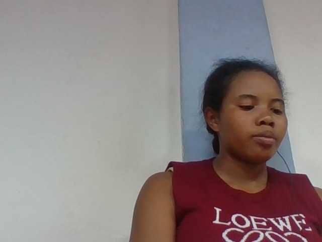 Juliah1a live cam on BongaCams