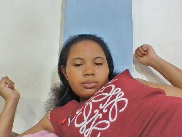 Juliah1a live cam on BongaCams