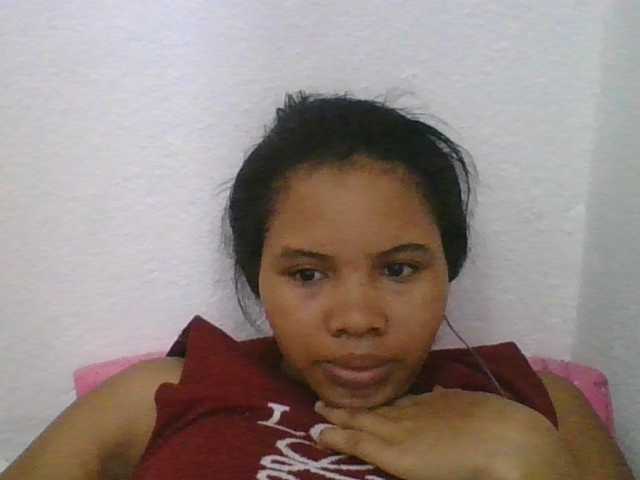 Juliah1a live cam on BongaCams