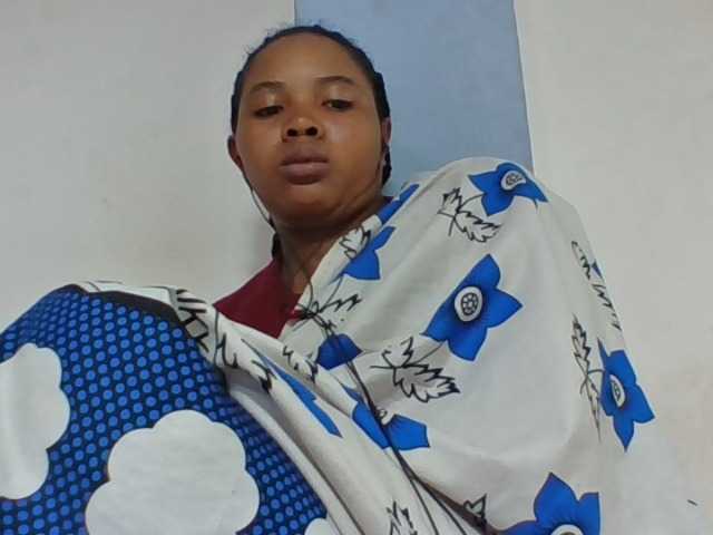 Juliah1a live cam on BongaCams