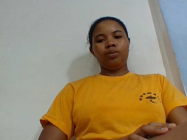 Juliah1a live cam on BongaCams