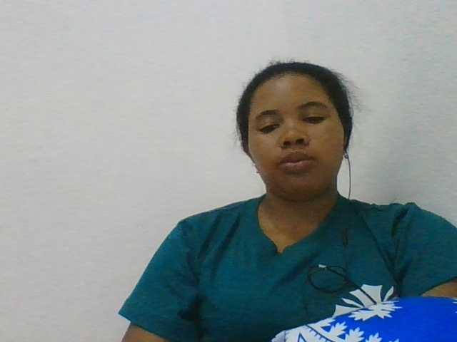 Juliah1a live cam on BongaCams