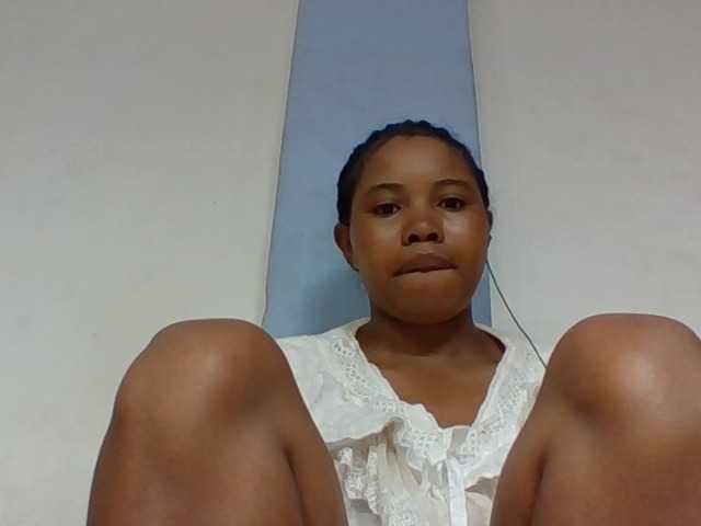 Juliah1a live cam on BongaCams