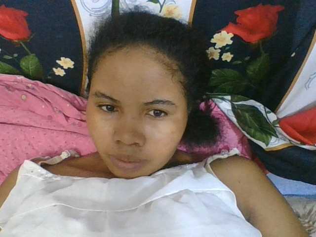 Juliah1a live cam on BongaCams
