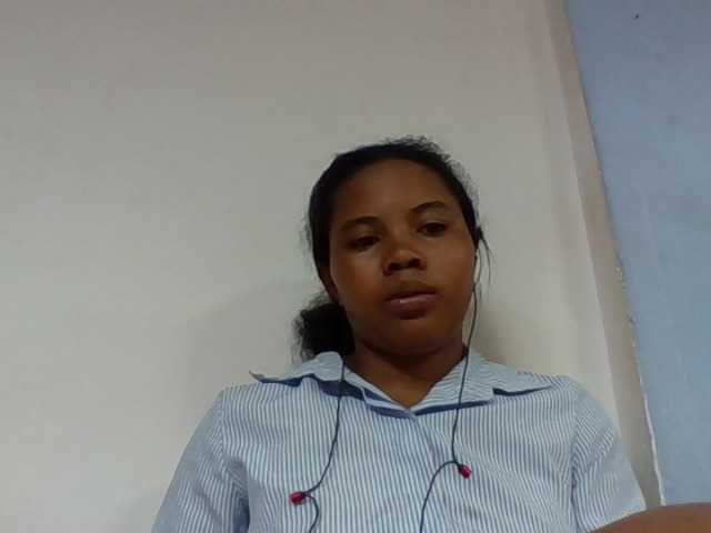 Juliah1a live cam on BongaCams