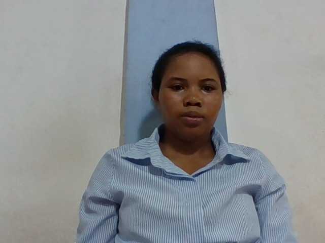 Juliah1a live cam on BongaCams