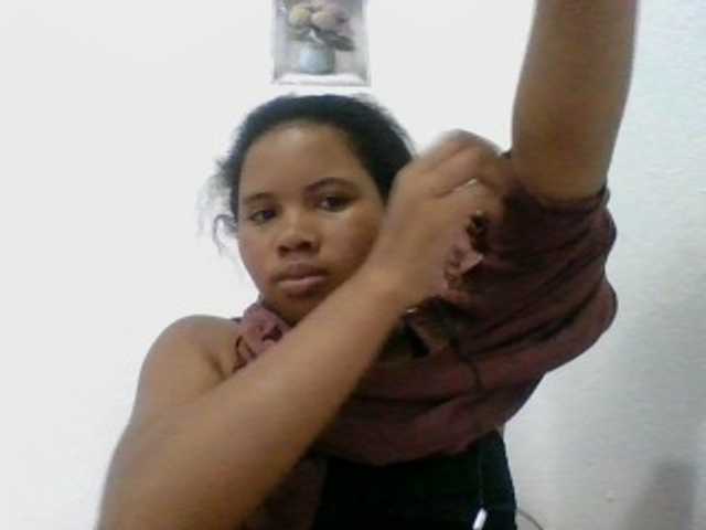 Juliah1a live cam on BongaCams