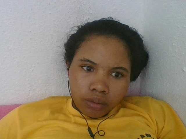 Juliah1a live cam on BongaCams