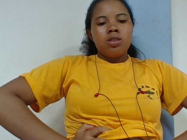 Juliah1a live cam on BongaCams