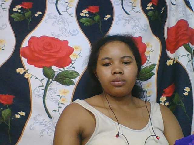 Juliah1a live cam on BongaCams
