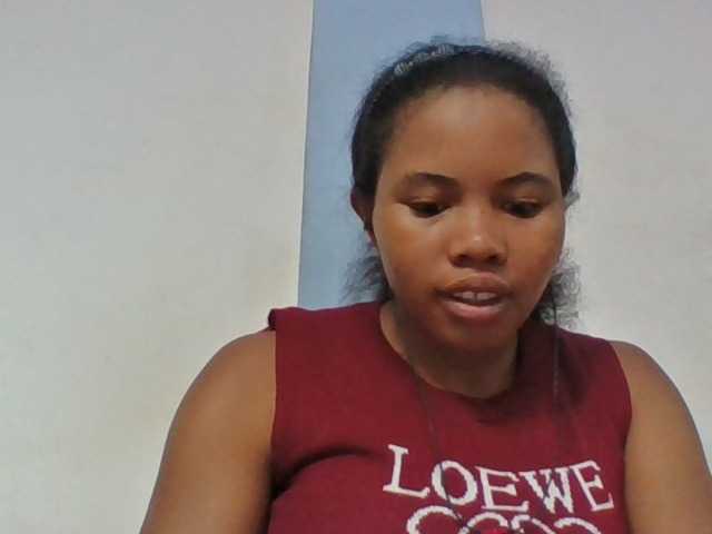 Juliah1a live cam on BongaCams
