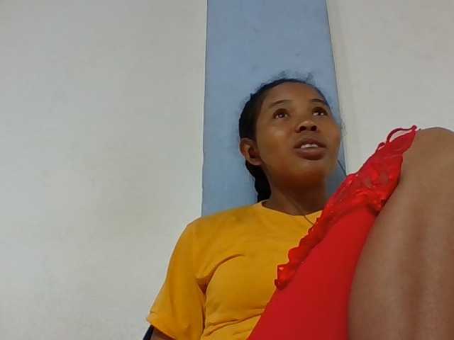 Juliah1a live cam on BongaCams