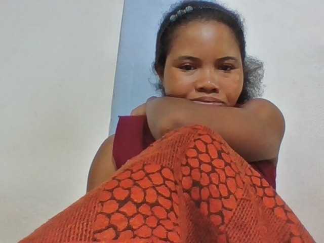 Juliah1a live cam on BongaCams