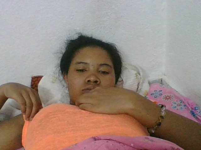 Juliah1a live cam on BongaCams