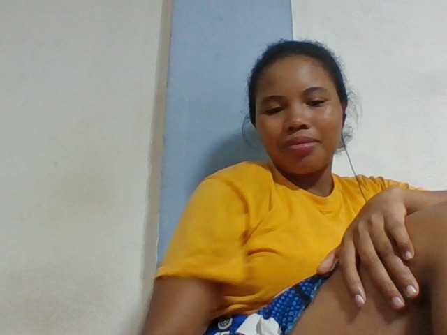 Juliah1a live cam on BongaCams