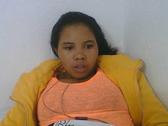 Juliah1a live cam on BongaCams
