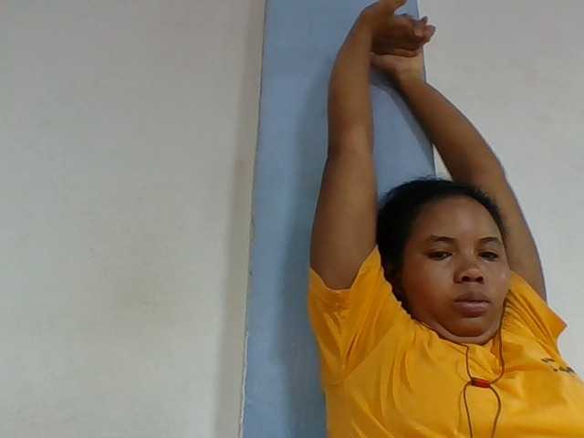 Juliah1a live cam on BongaCams
