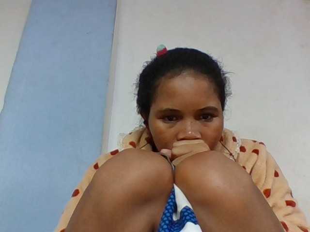 Juliah1a live cam on BongaCams