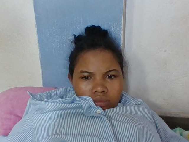 Juliah1a live cam on BongaCams