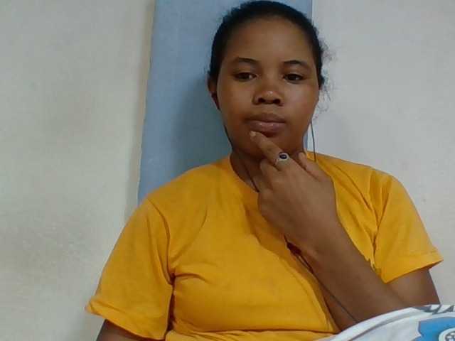 Juliah1a live cam on BongaCams