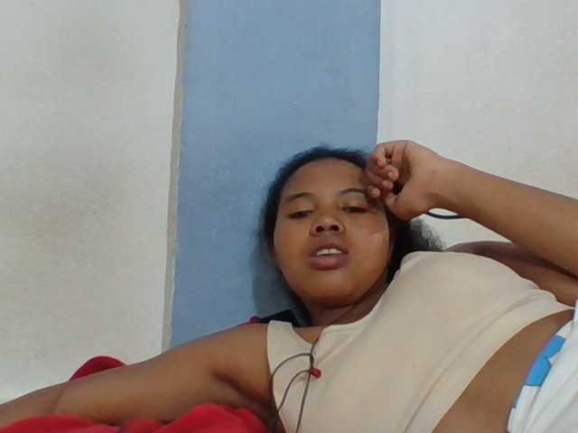 Juliah1a live cam on BongaCams