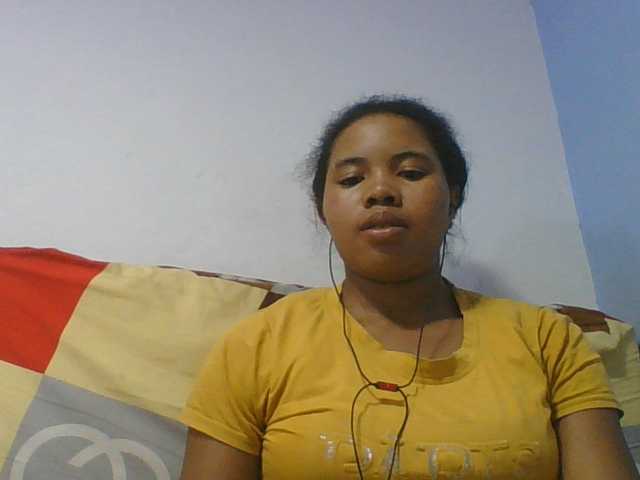 Juliah1a live cam on BongaCams