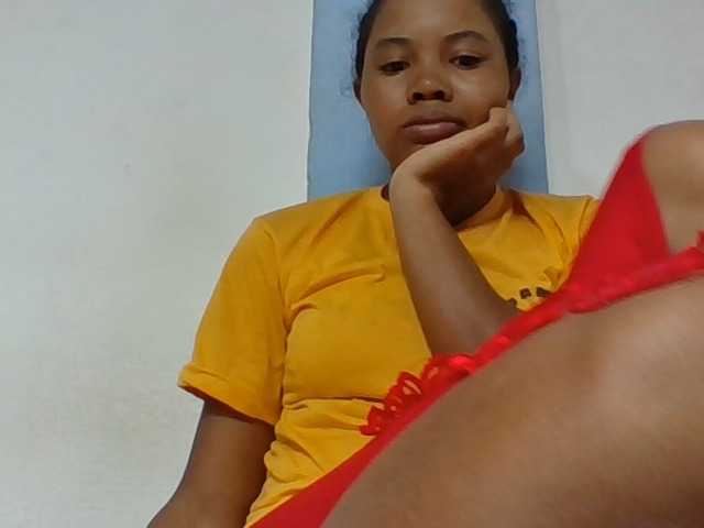 Juliah1a live cam on BongaCams