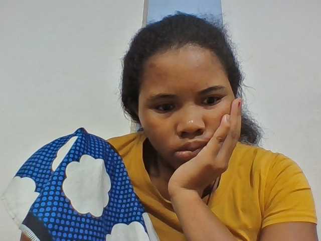 Juliah1a live cam on BongaCams