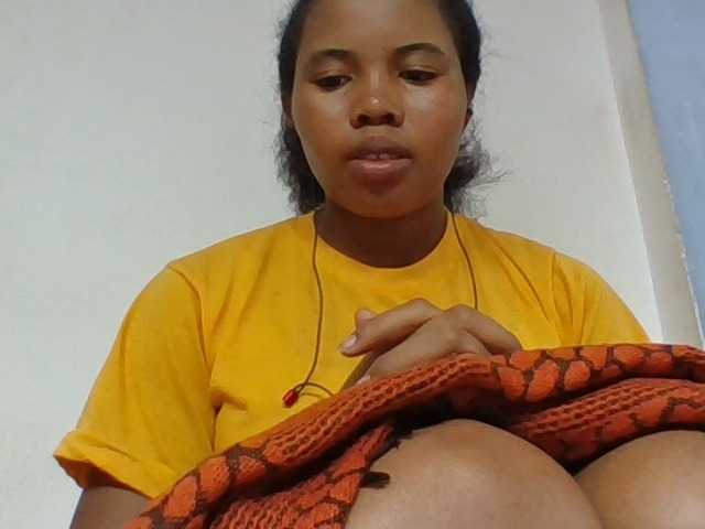 Juliah1a live cam on BongaCams