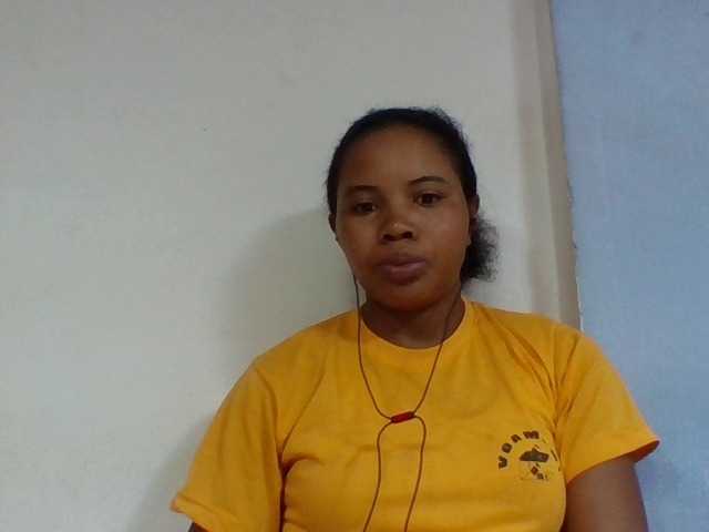 Juliah1a live cam on BongaCams