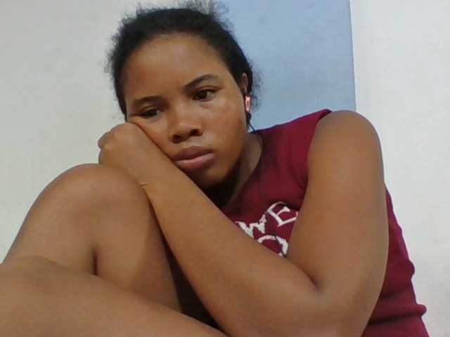 Juliah1a live cam on BongaCams