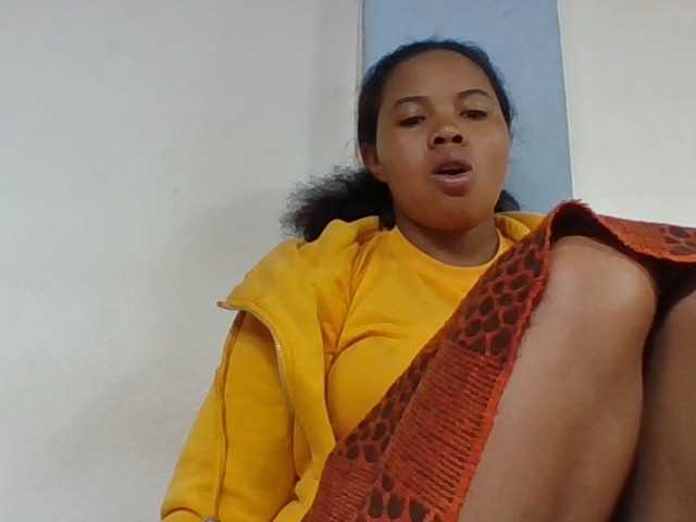 Juliah1a live cam on BongaCams