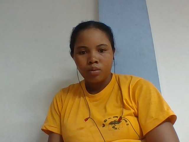 Juliah1a live cam on BongaCams