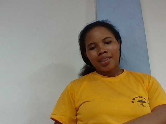 Juliah1a live cam on BongaCams