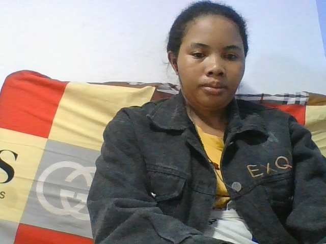 Juliah1a live cam on BongaCams