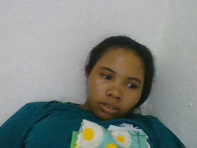 Juliah1a live cam on BongaCams
