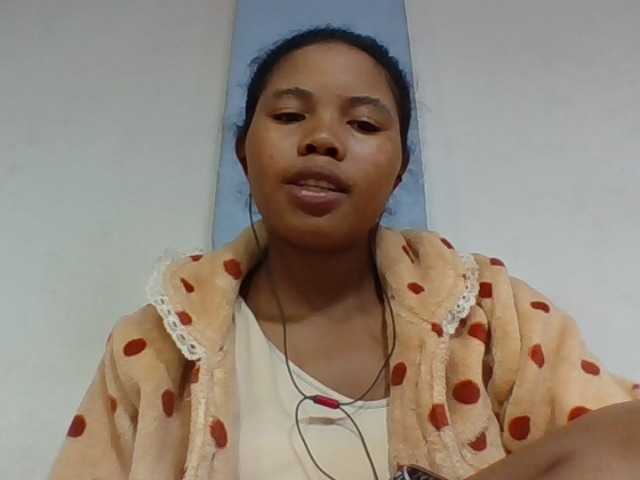 Juliah1a live cam on BongaCams