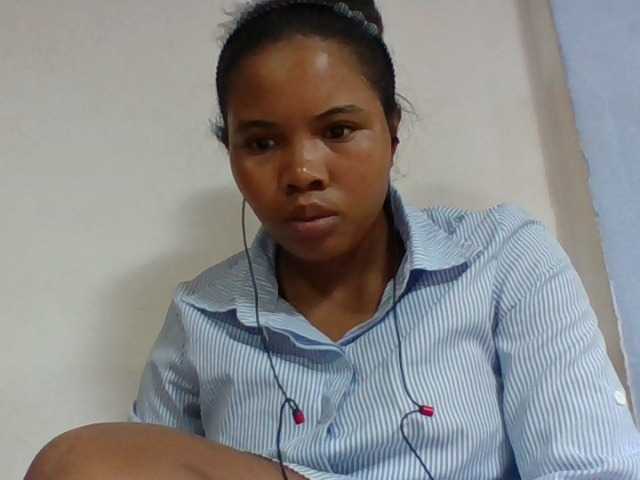 Juliah1a live cam on BongaCams
