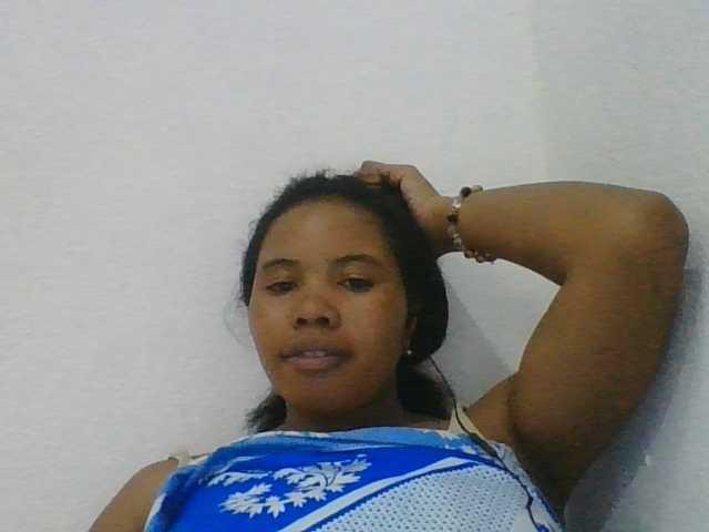 Juliah1a live cam on BongaCams