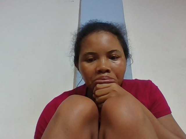 Juliah1a live cam on BongaCams