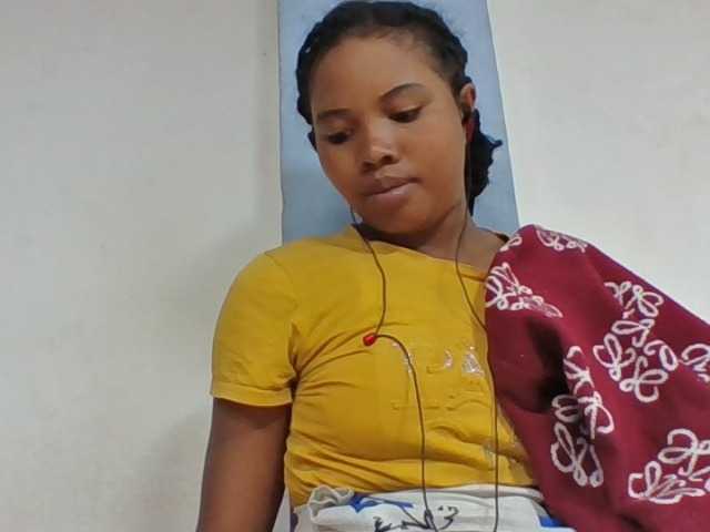 Juliah1a live cam on BongaCams