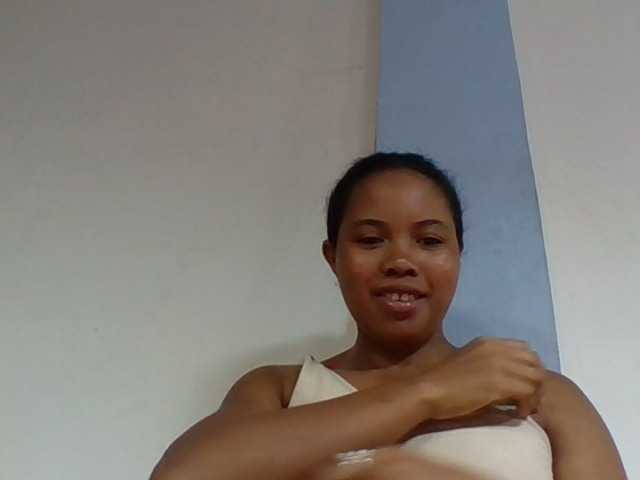 Juliah1a live cam on BongaCams