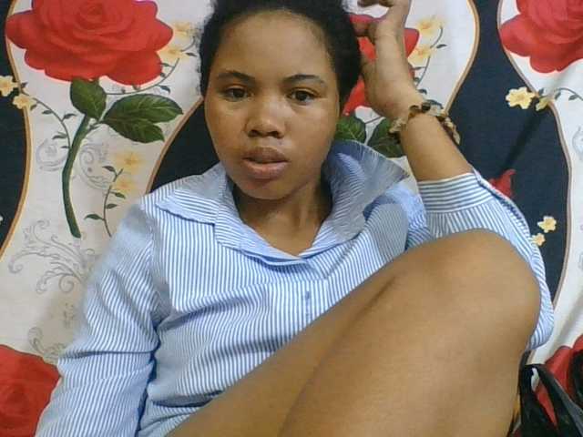 Juliah1a live cam on BongaCams