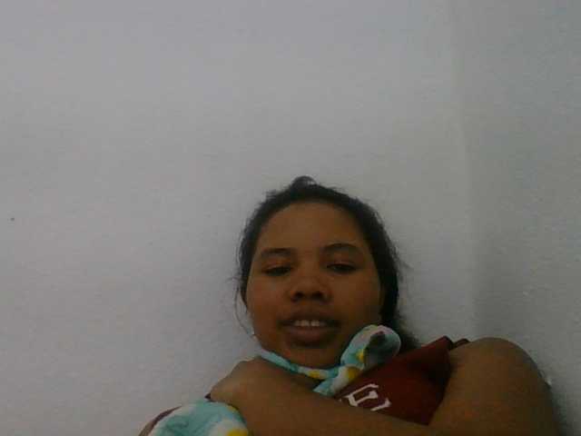 Juliah1a live cam on BongaCams