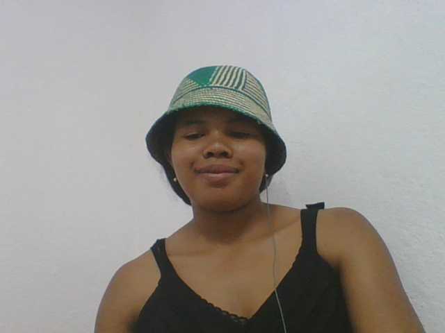 Juliah1a live cam on BongaCams