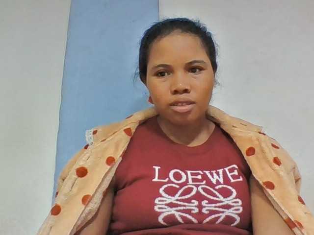 Juliah1a live cam on BongaCams